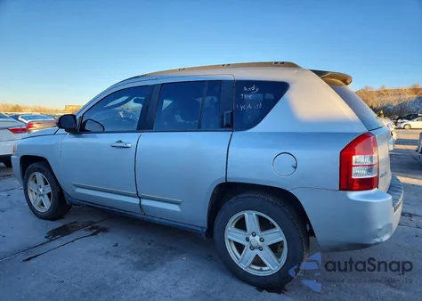 2010 Jeep Compass Sport z USA, uszkodzony, nr VIN 1J4NF4FB1AD649475